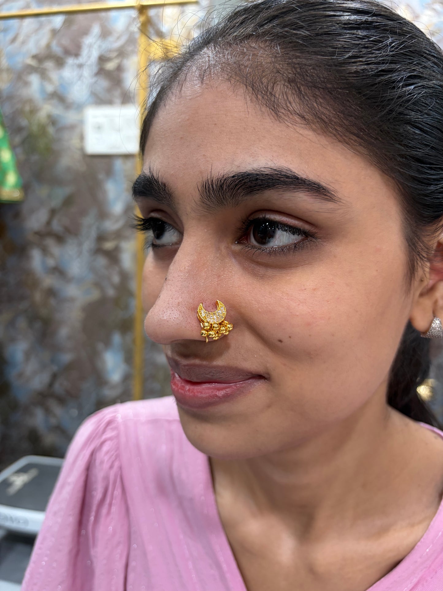 चंद्र घुंगरू nosepin