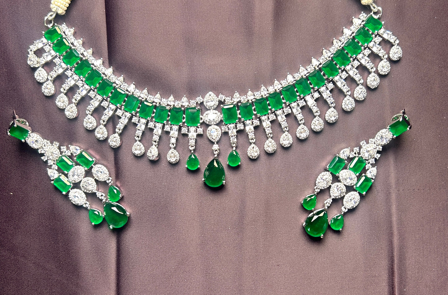 Classic Emerald & Diamond Choker Necklace