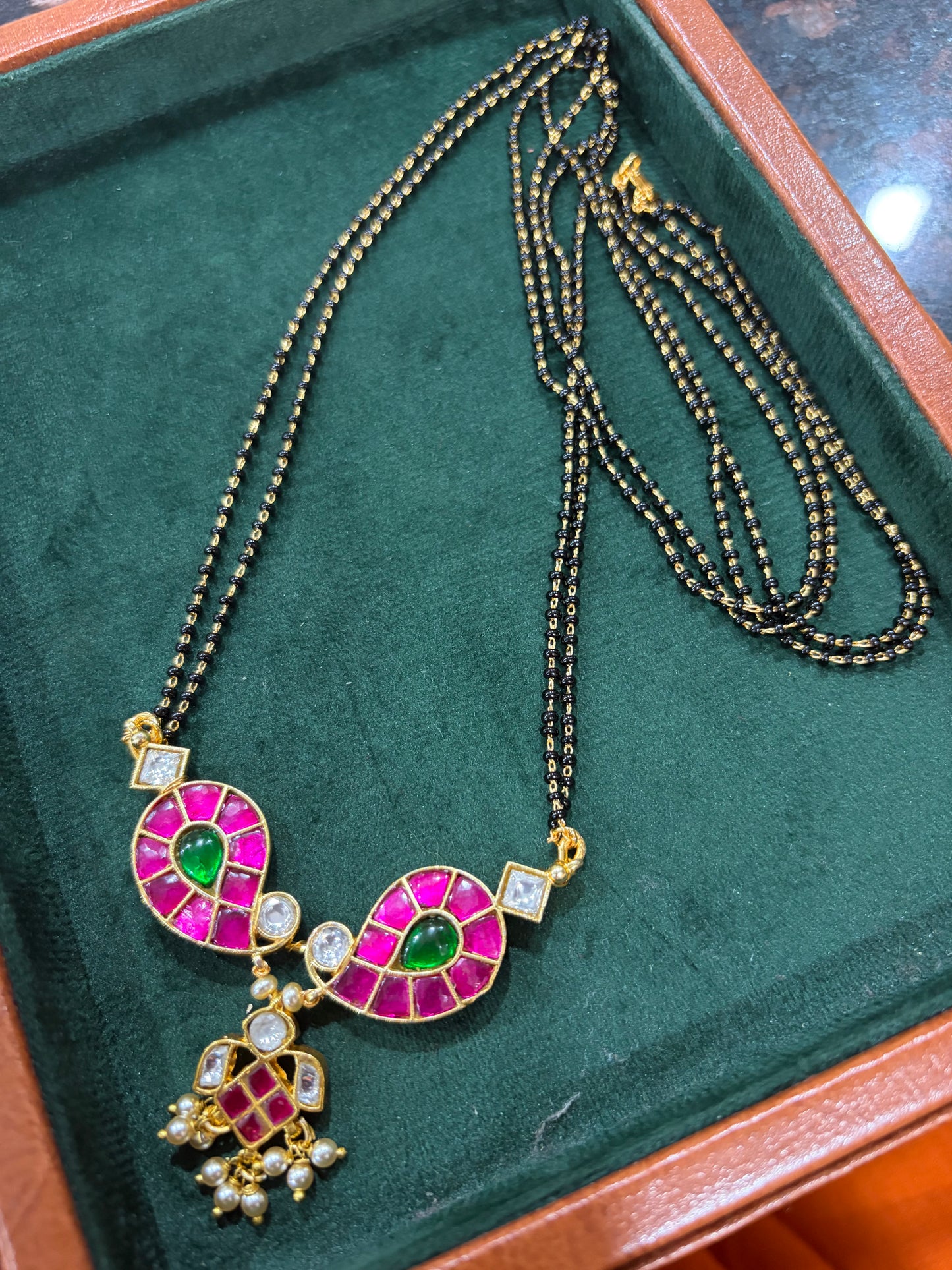 koyari pachi kundan mangalsutra