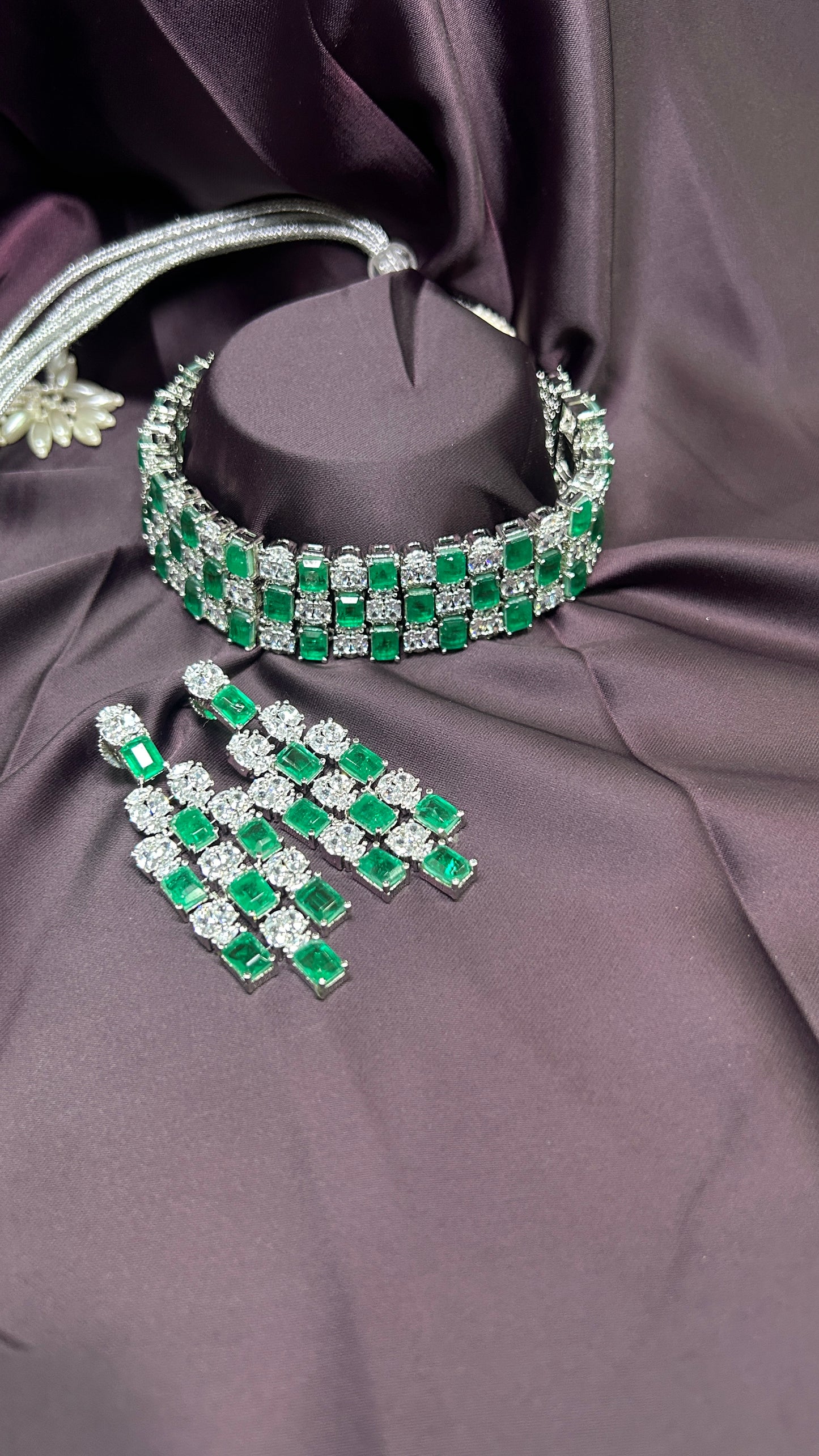 Emerald & Diamond Choker Necklace Set