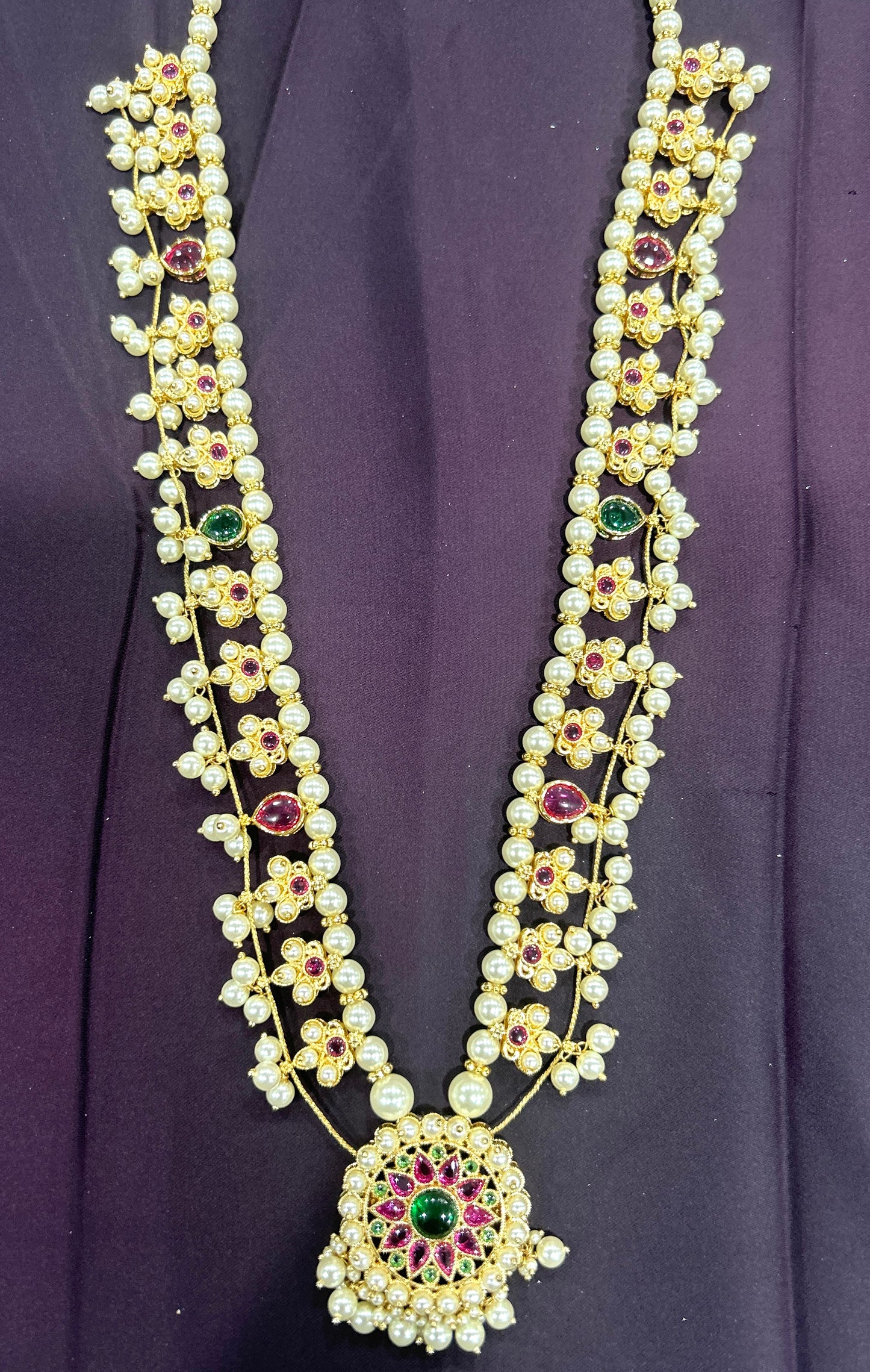 Pearl & Stone Floral Haar with Green Center Pendant