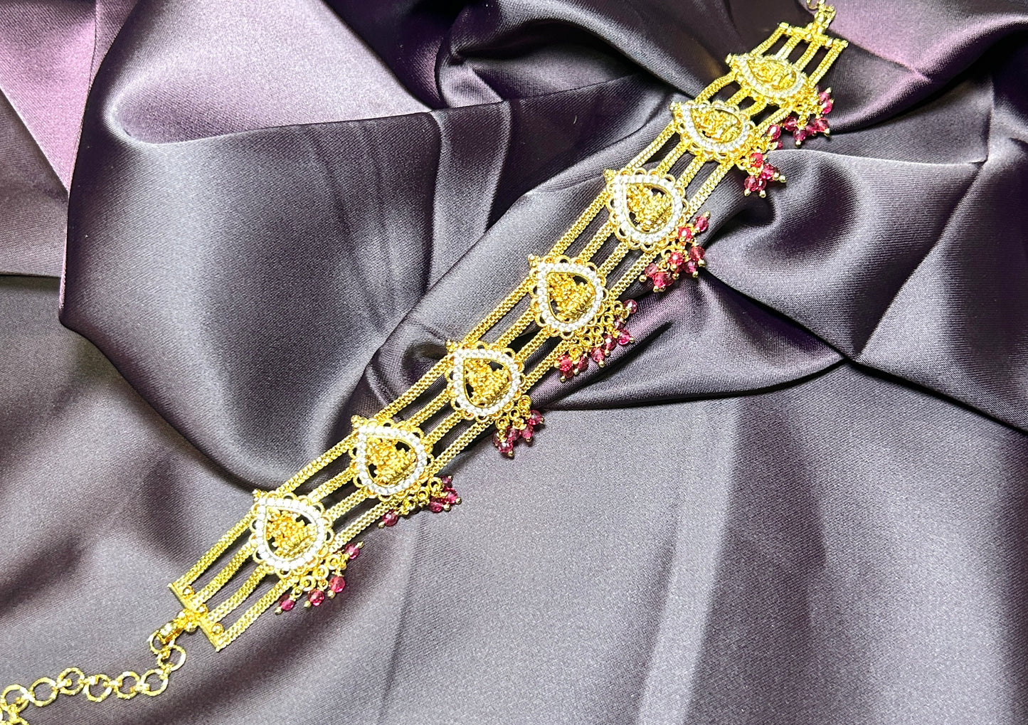 Pear Motif Choker Necklace with Red Beads