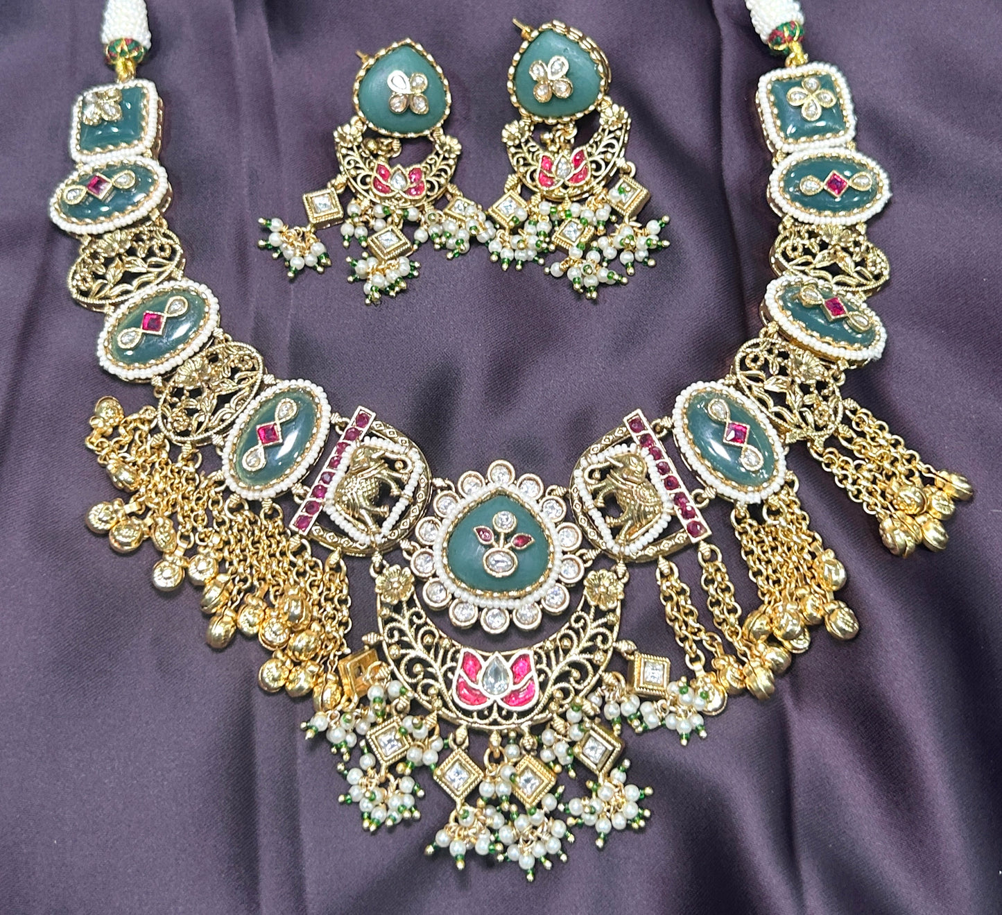 Green Stone & Kundan Antique Necklace Set