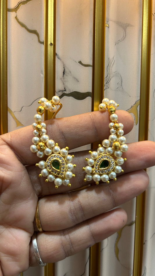 Off-White Pearl Nath Earcuff