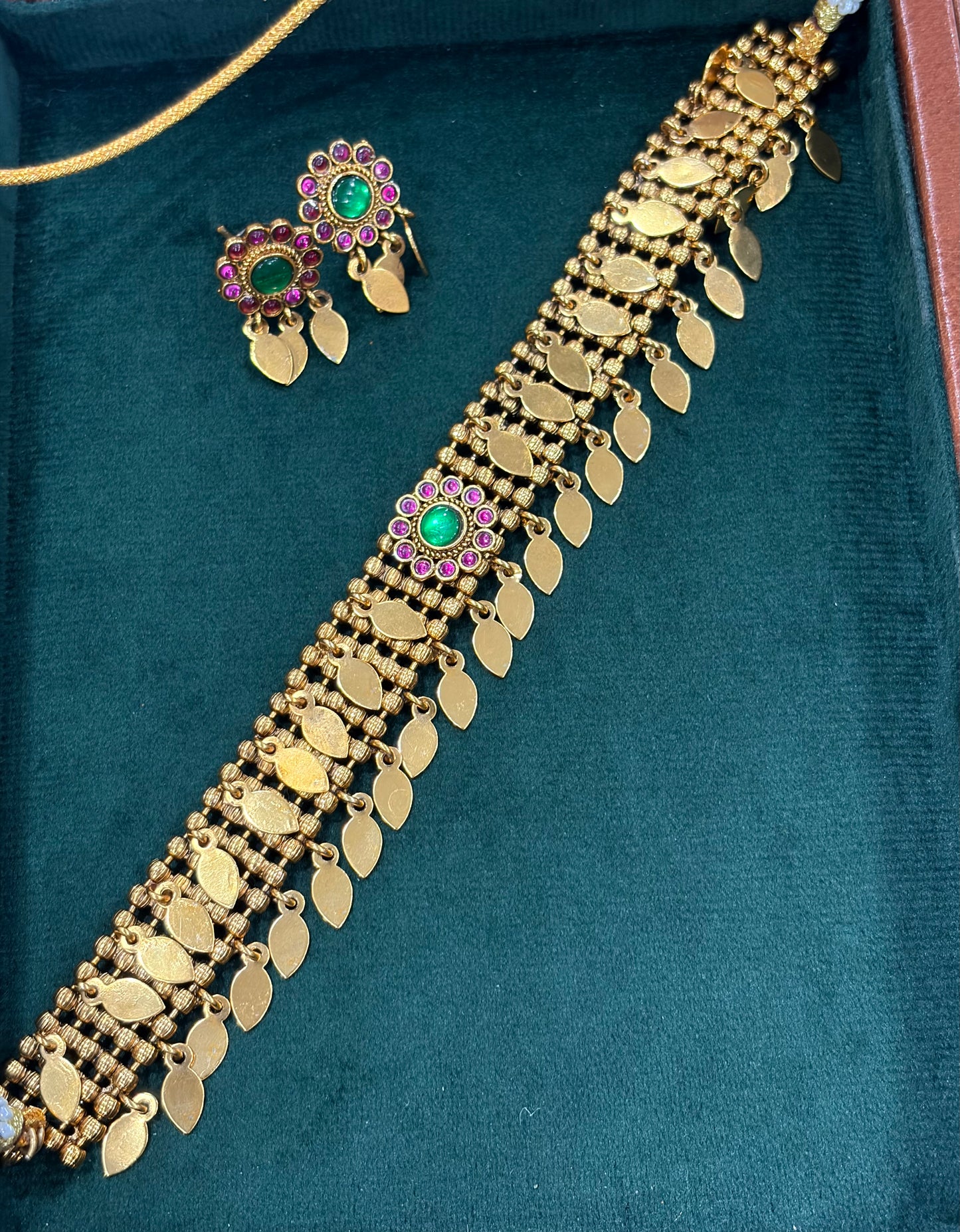 Vaibhavi Leaf Thushi
