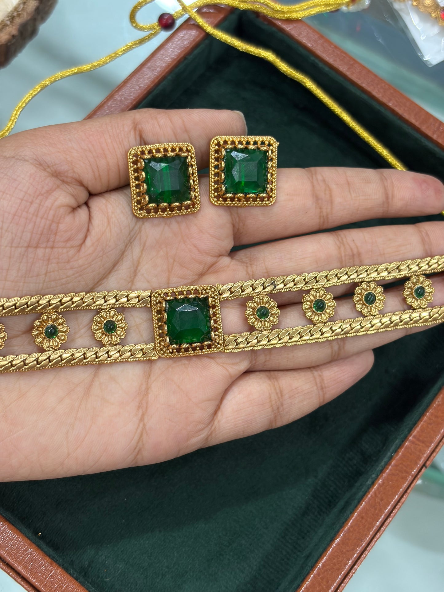 Emerald Heritage Choker Set