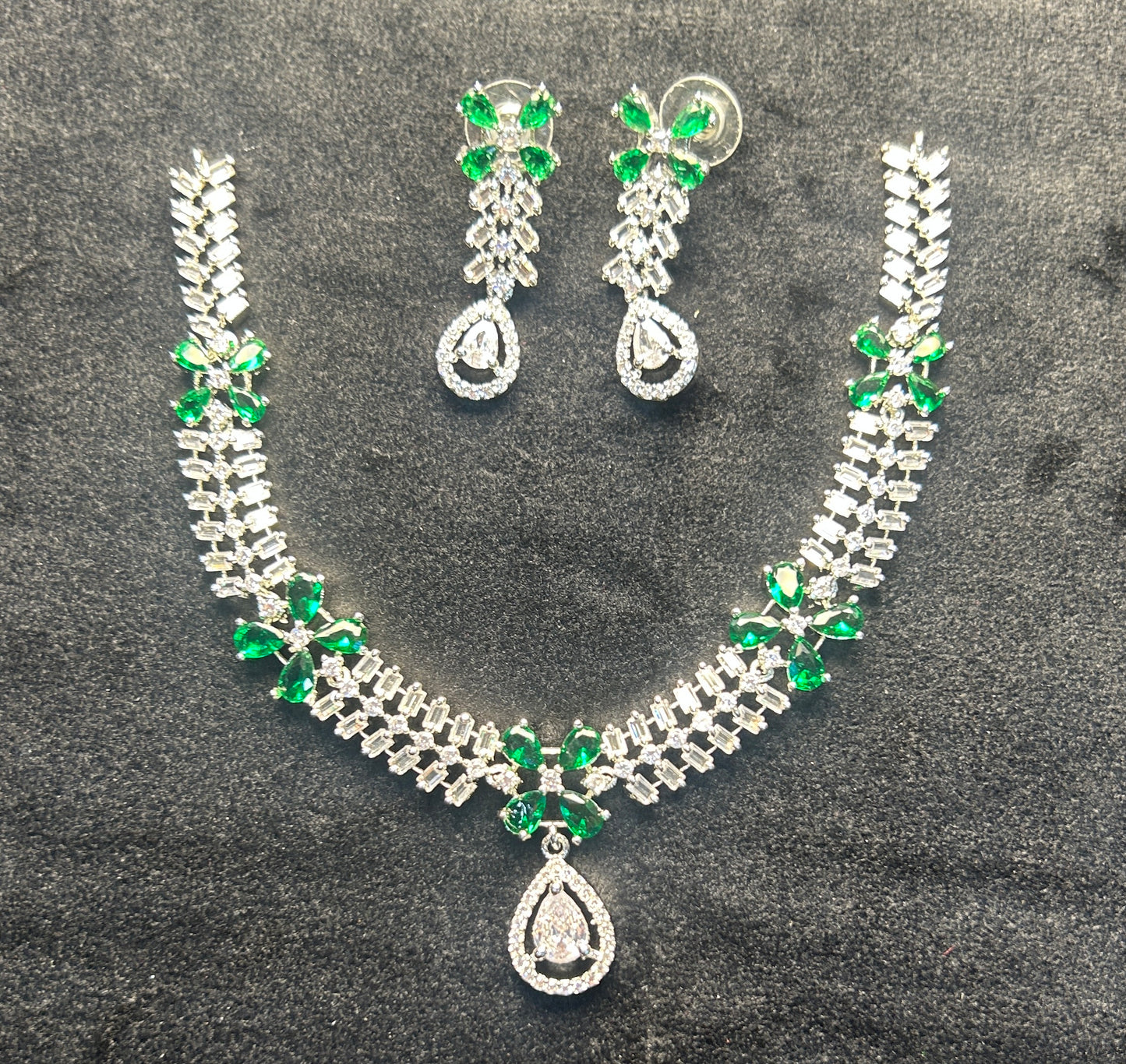 Emerald Elegance Diamond Necklace Set