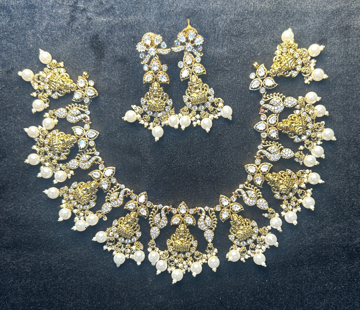 Temple Elegance Pearl Choker Set