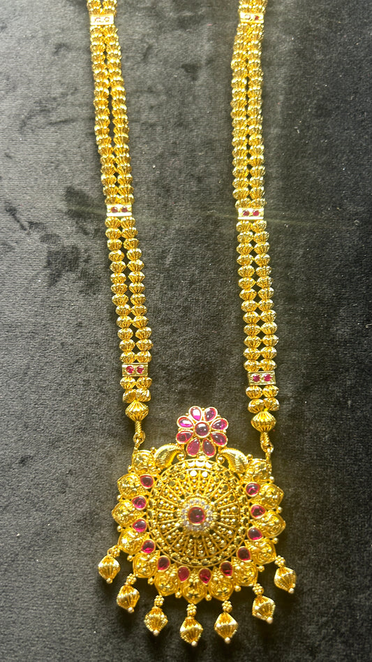 Traditional Maharashtrian Putla Haar with Round Pendant