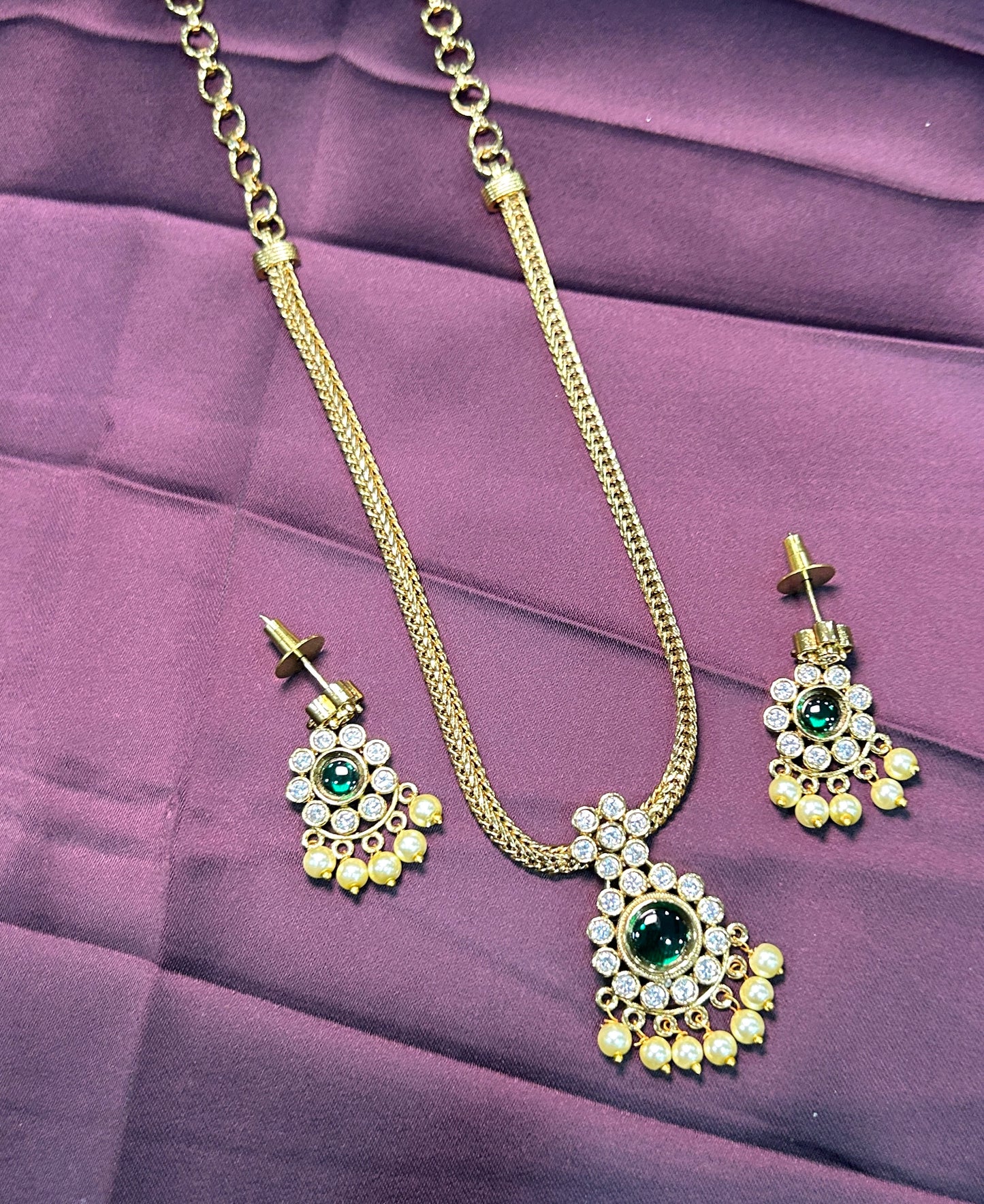 Emerald Sparkle Pearl Drop Necklace Set