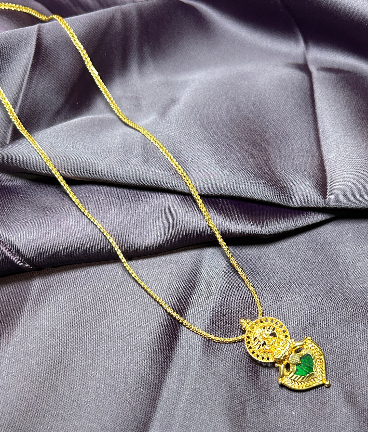 Traditional Maharashtrian Mangalsutra Pendant with Green Enamel Work