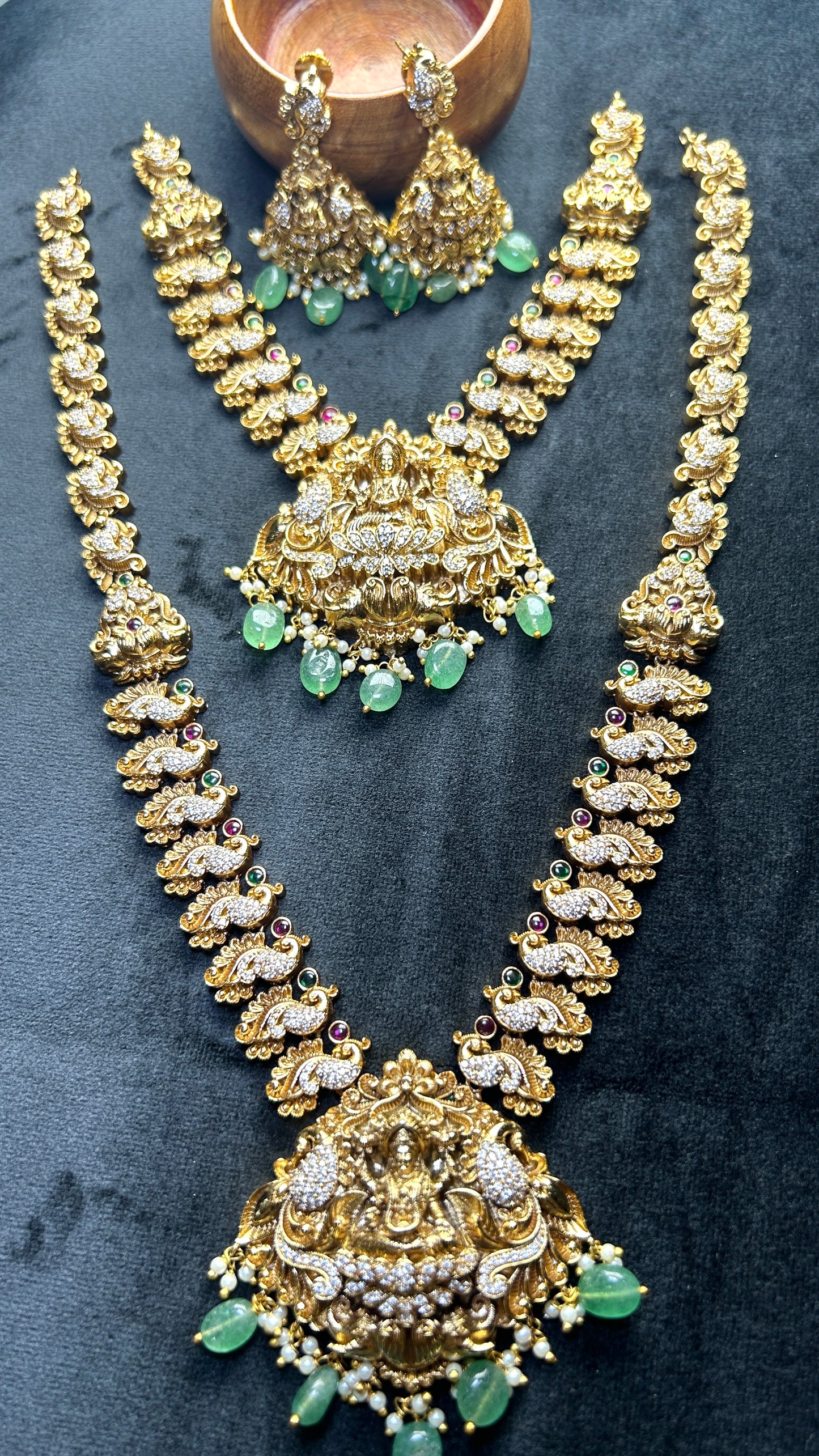 Goddess Lakshmi Bridal Temple Jewellery Set – Antique Gold with Green Drops