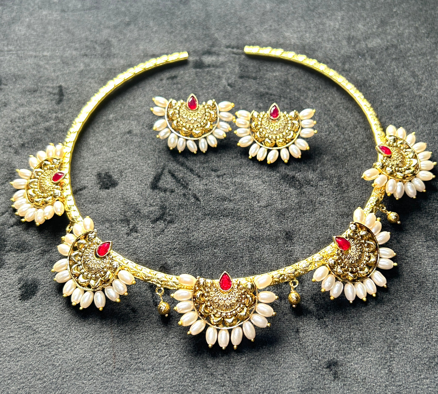 Crescent Pearl Hasli Necklace Set