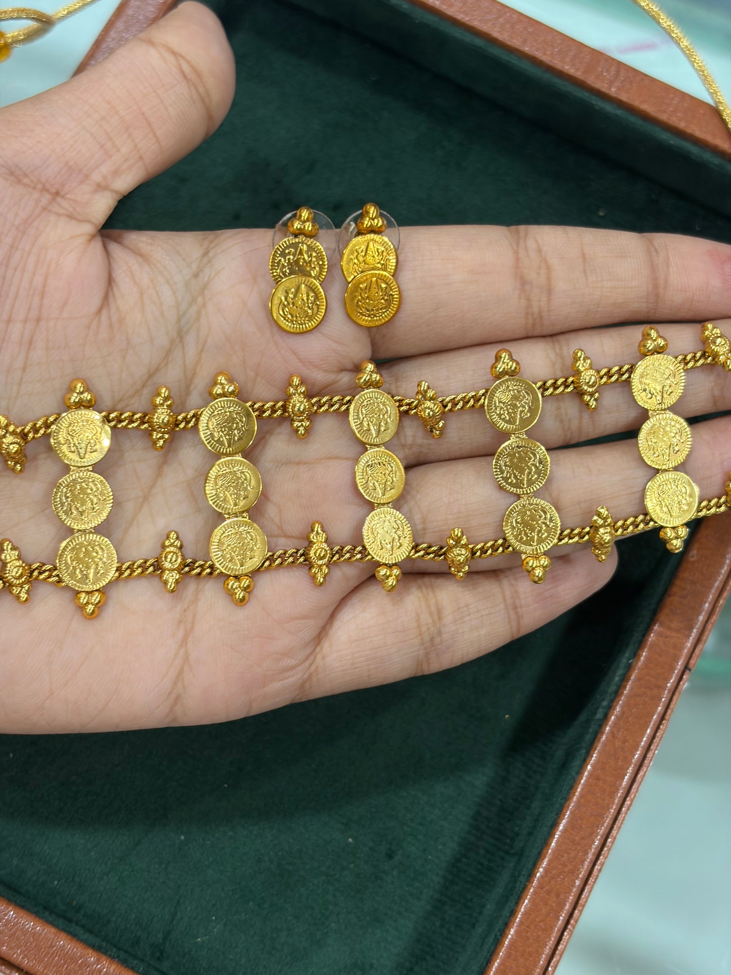 Heritage Coin Choker Set