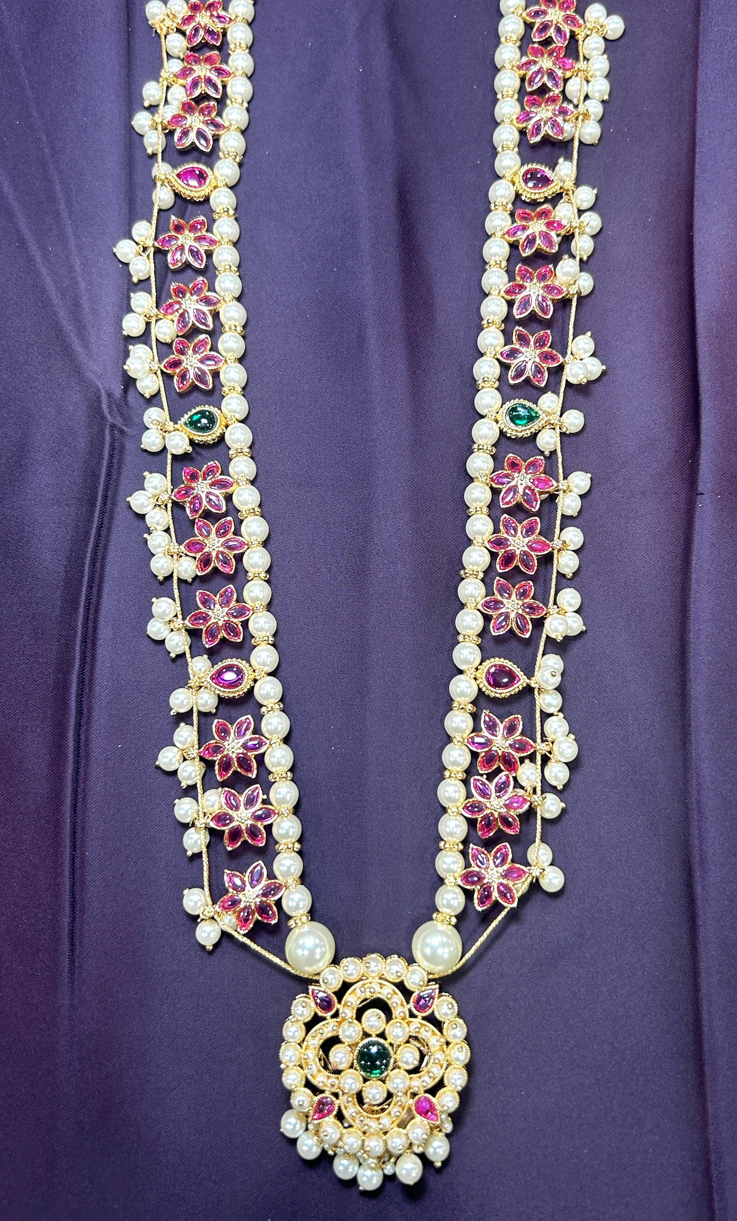 Floral Pearl & Stone Haar with Circular Pendant