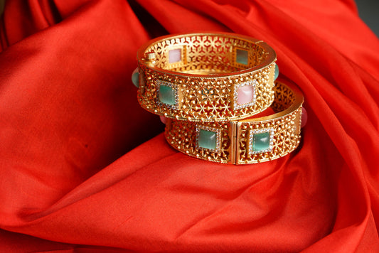 pestal kundan bangles