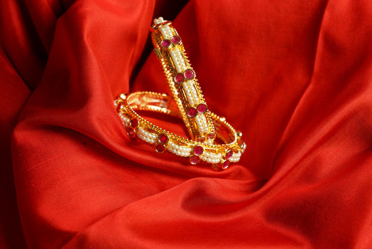 Pearl line bangles