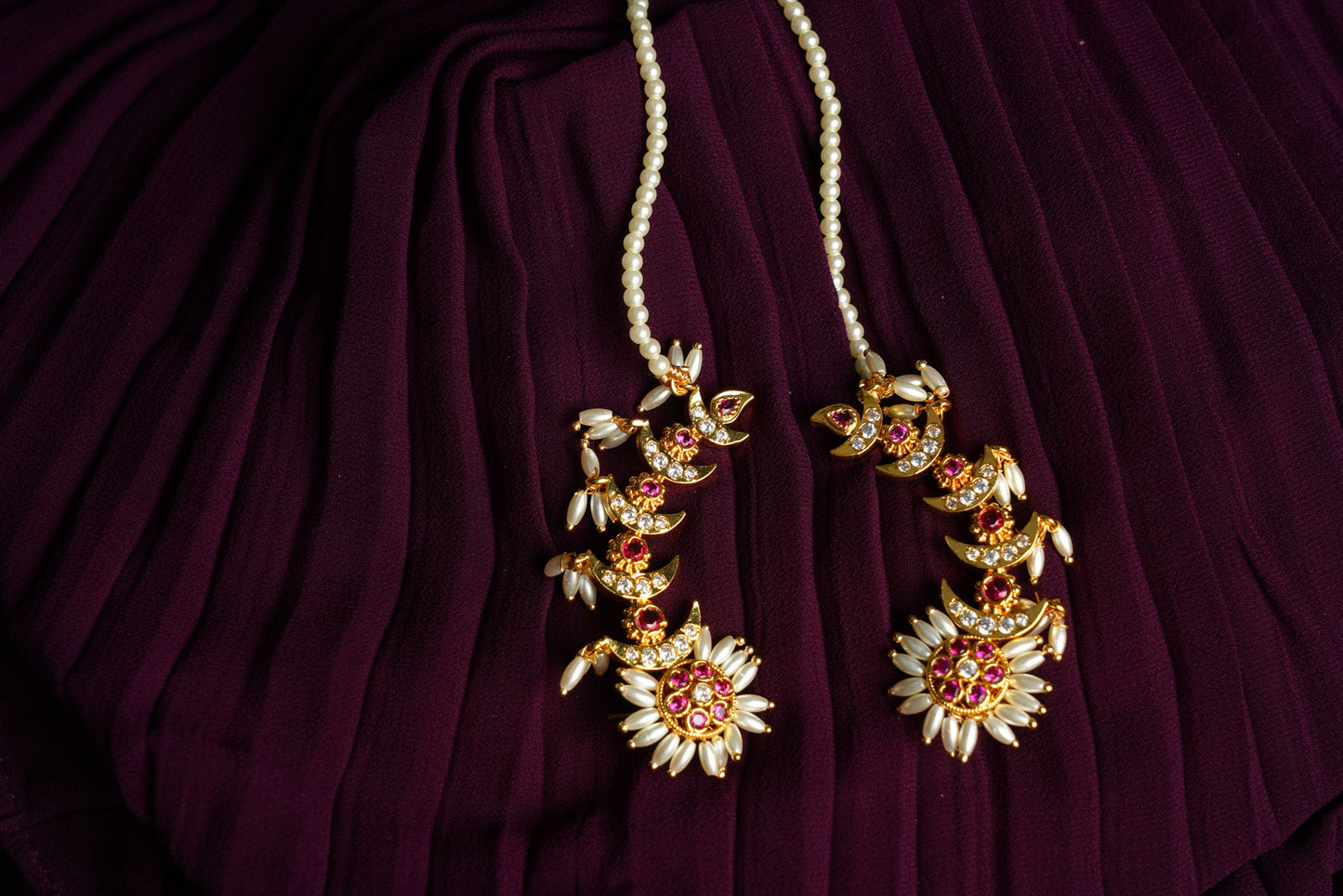 Gold pearl earcuff