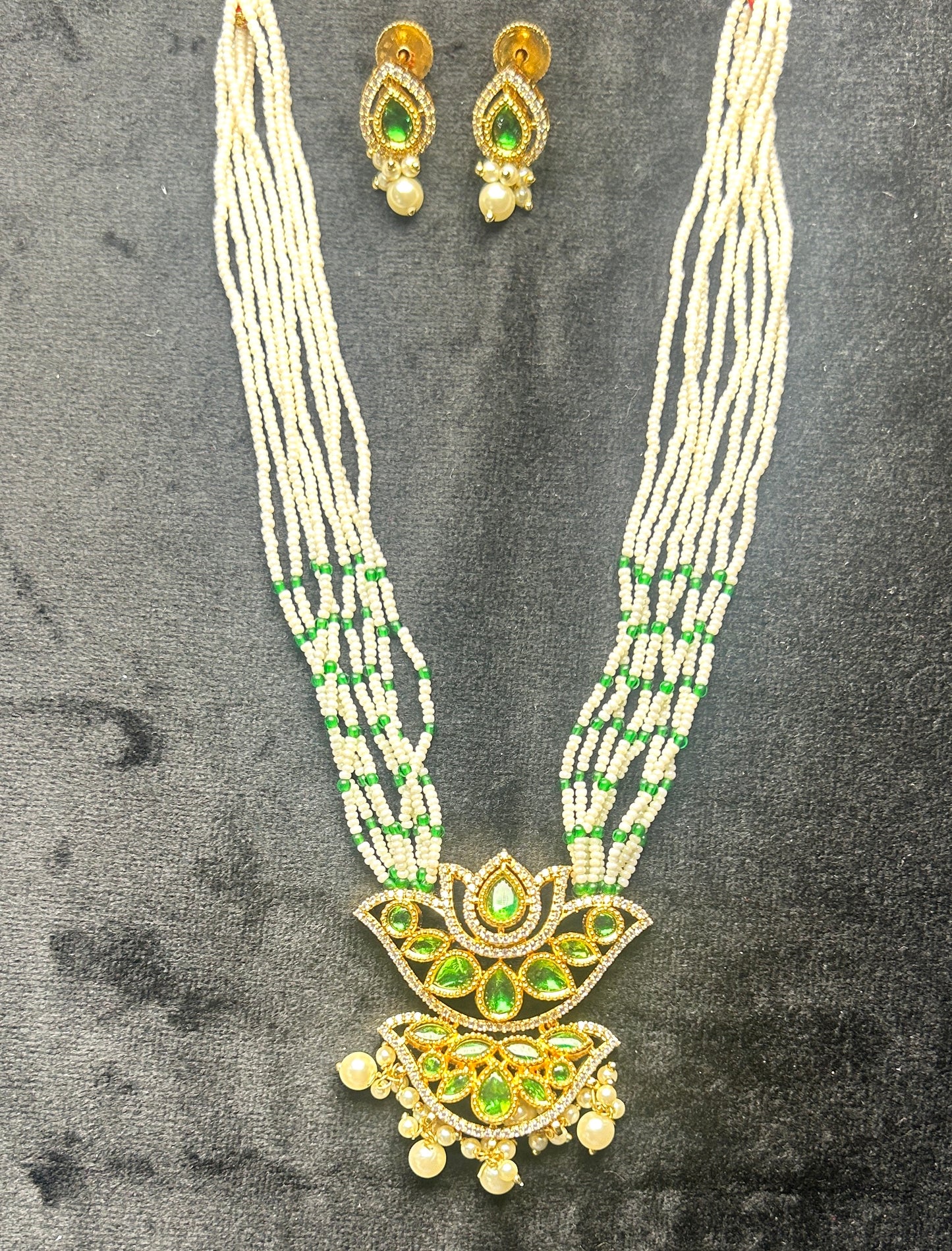 Emerald Elegance Pearl Mala Set