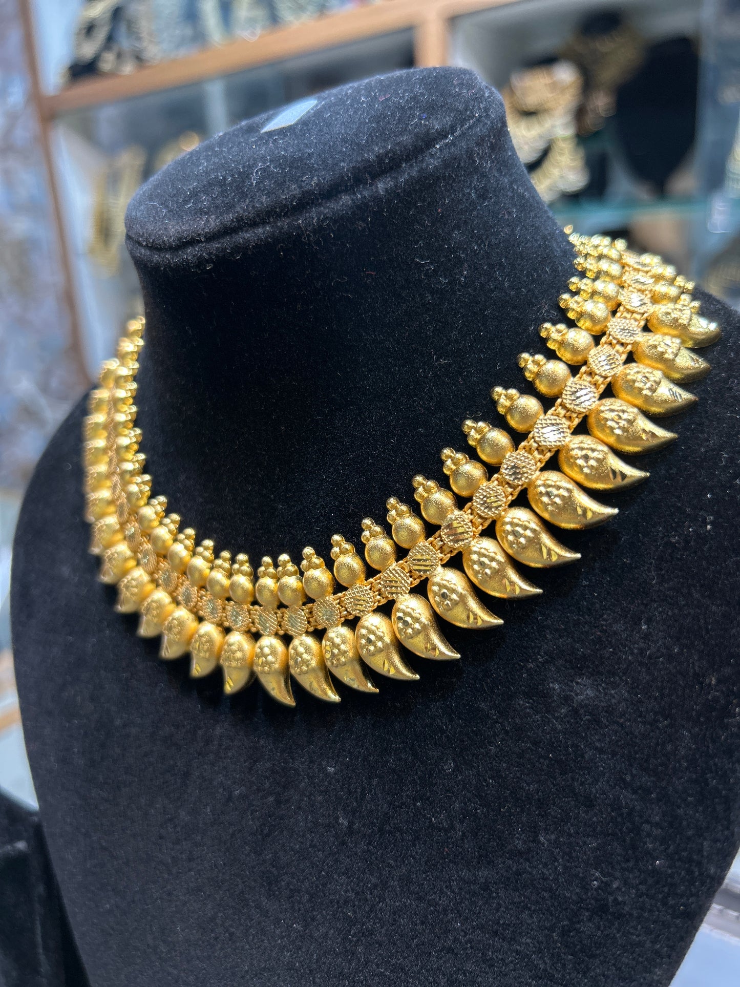 Royal Maharashtrian Leaf Motif Statement Necklace