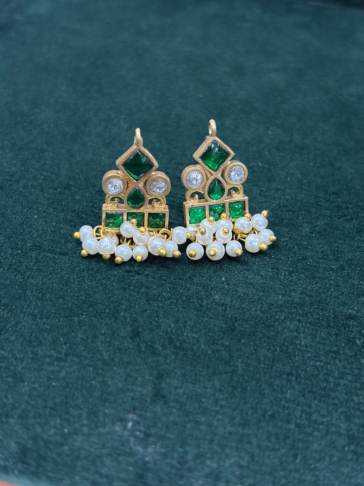 Traditional Green Kemp Stone Bugadi with Pearl Drops