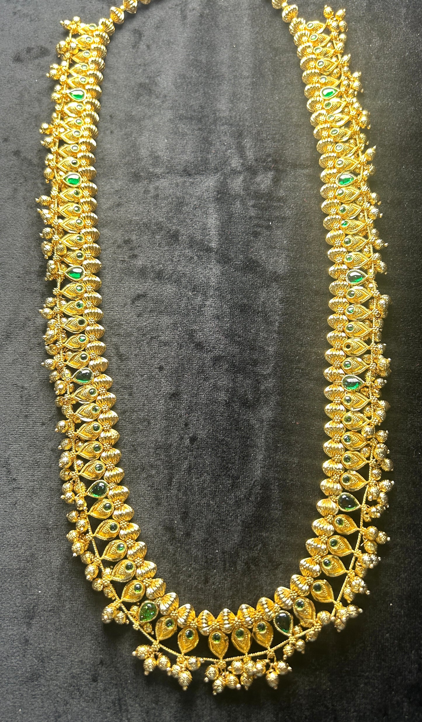Traditional Green Stone Haar
