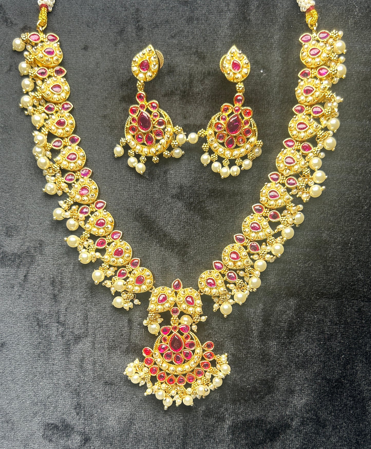 Antique Kundan Pearl Necklace Set with Earrings