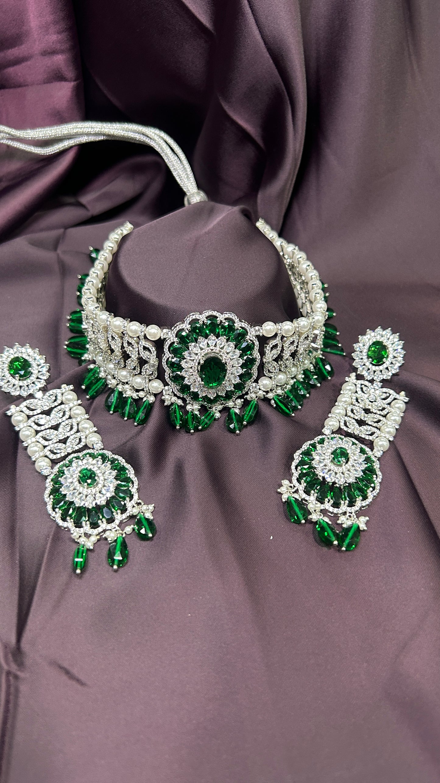 Regal Emerald & Pearl Choker Set